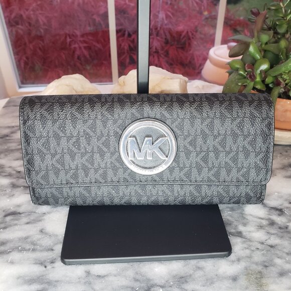 MICHAEL Michael Kors Fulton Carryall Wallet - Black and Grey Logo Leather - Picture 12 of 12
